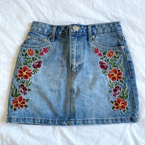 Embroidered Floral Denim Mini Skirt - Forever 21, Size XS